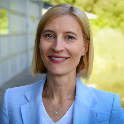 Frau Dr. Schmidt